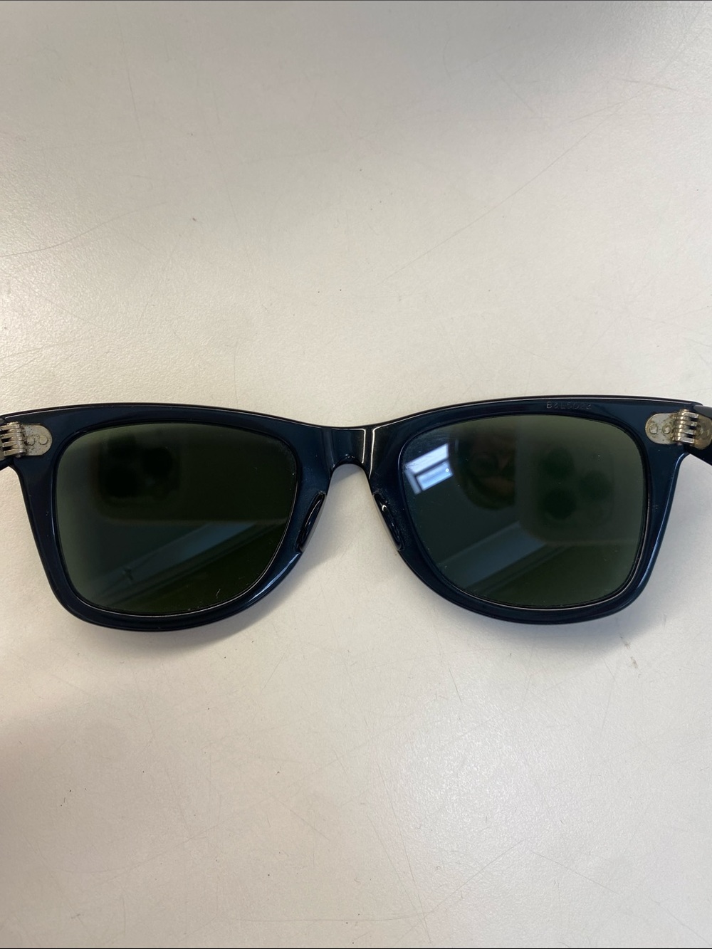 Ray-Ban Wayfarer Sunglasses - Picture 6 of 7